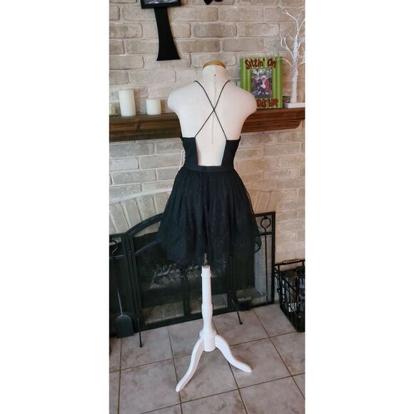 NWT FOREVER 21 JUNIORS DRESS - Picture 2 of 6